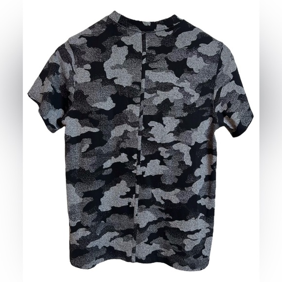 LULULEMON All Yours Short Sleeve Training Tee Womens 2 Black Gray Camo Print - Picture 7 of 8